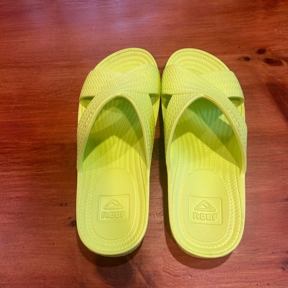 Reef Women's Water Xslide Lime Size 9. Beach Neon - Picture 3 of 8